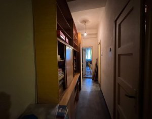 Apartament central, la curte comuna, Motilor, 56 mp