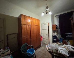 Apartament central, la curte comuna, Motilor, 56 mp