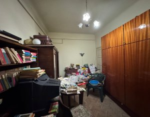 Apartament central, la curte comuna, Motilor, 56 mp