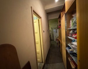 Apartament central, la curte comuna, Motilor, 56 mp
