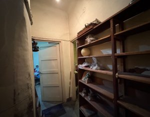 Apartament central, la curte comuna, Motilor, 56 mp