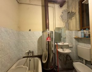 Apartament central, la curte comuna, Motilor, 56 mp