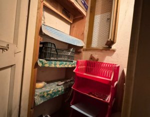 Apartament central, la curte comuna, Motilor, 56 mp