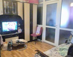 Apartament cu doua camere, decomandat, Zona Florilor