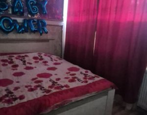 Apartament cu doua camere, decomandat, Zona Florilor