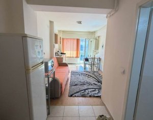 Apartament cochet, etajul 3/5, zona Edgar Quinet