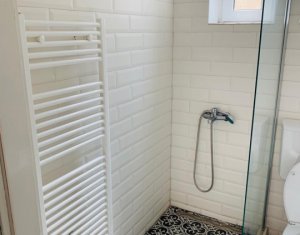 Apartament 3 camere, la cheie, zona centrala, strada Baritiu