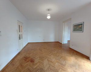 Apartament interbelic deosebit, 84 mp, la câțiva pași de Piața Unirii