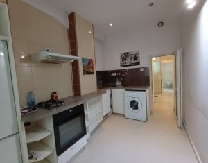 Apartament interbelic deosebit, 84 mp, la câțiva pași de Piața Unirii