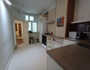 Apartament interbelic deosebit, 84 mp, la câțiva pași de Piața Unirii