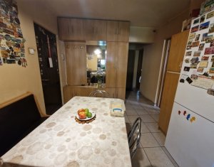 Apartament cu 3 camere, 2 bai, etaj 3/4, cartierul Gheorgheni