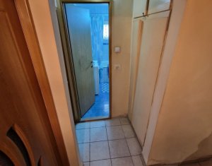 Apartament cu 3 camere, 2 bai, etaj 3/4, cartierul Gheorgheni