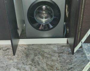 Apartament de 2 camere, recent renovat, zona Muzeul Apei, etaj 1, parcare !