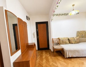 Apartament 3 camere, 2 bai, parcare, zona Titulescu, Gheorgheni