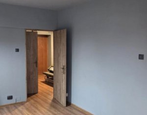 Apartament cu 1 camera, semicentral, zona Cipariu 