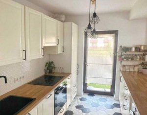 Apartament cu gradina proprie, 2 locuri de parcare, zona rezidentiala, Floresti
