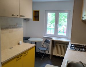 Apartament 3 camere, decomandat, P-ta Flora