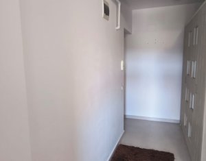 Apartament cochet, etajul 4/5, zona Edgar Quinet, parcare