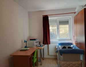 De vanzare apartament cu 2 camere Edgar Quinet