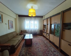 Apartament cu 4 camere 2 bai camara debara Piata Flora