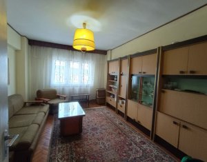 Apartament cu 4 camere 2 bai camara debara Piata Flora