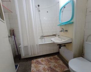 Apartament cu 4 camere 2 bai camara debara Piata Flora