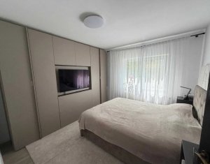 Apartament ultrafinisat cu 3 camere, mobilat si utilat, zona Ciortea !