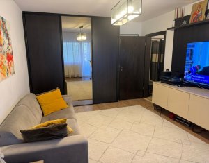 Apartament ultrafinisat cu 3 camere, mobilat si utilat, zona Ciortea !