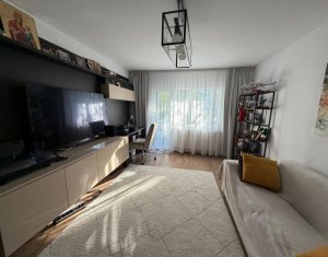 Apartament ultrafinisat cu 3 camere, mobilat si utilat, zona Ciortea !