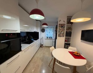 Apartament ultrafinisat cu 3 camere, mobilat si utilat, zona Ciortea !