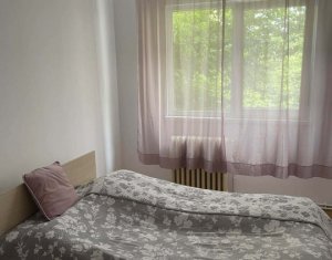 Vanzare apartament cu 3 camere str Fantanele