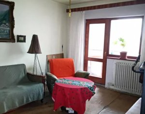  3 camere decomandate, 2 bai, balcon, zona Flora, Manastur