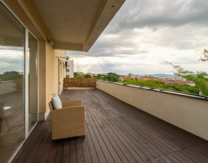 EXCLUSIV 2 camere decomandate, terasă de 40 mp, garaj inclus