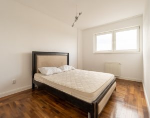 EXCLUSIV 2 camere decomandate, terasă de 40 mp, garaj inclus