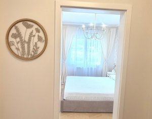 Apartament trei camere, ultrafinisat, partial mobilat, strada Urusagului