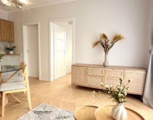 Apartament trei camere, ultrafinisat, partial mobilat, strada Urusagului
