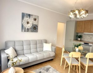 Apartament trei camere, ultrafinisat, partial mobilat, strada Urusagului