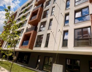 Apartament cu 4 camere semifinisat, zona Tineretului