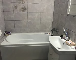 Vand Apartament cu 2 camere Aleea Bizusa etaj intermediar Persoana Fizica