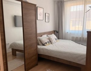 De vanzare apartament cu 3 camere zona str Ioan Rusu