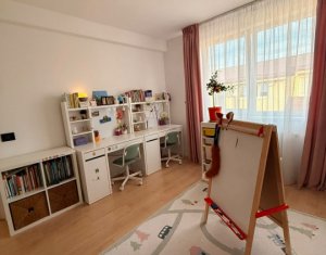 De vanzare apartament cu 3 camere zona str Ioan Rusu
