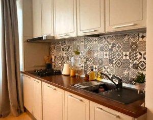 De vanzare apartament cu 3 camere zona str Ioan Rusu