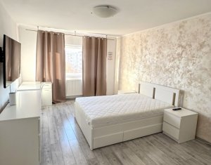 Apartament decomandat, etaj 3/4, Intre Lacuri
