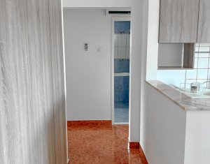 Apartament decomandat, etaj 3/4, Intre Lacuri