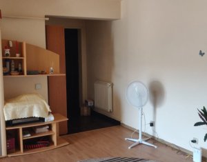 Apartment 2 rooms for sale in Floresti