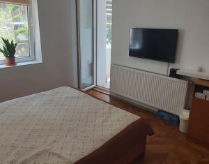 Vanzare apartament 2 camere, curte, gradina, Centru