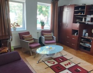 Vanzare apartament 2 camere, curte, gradina, Centru