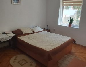 Vanzare apartament 2 camere, curte, gradina, Centru
