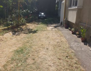 Vanzare apartament 2 camere, curte, gradina, Centru