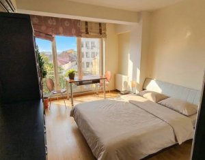 Apartament 3 camere, parcare subterana, boxa, etaj 1, semicentral
